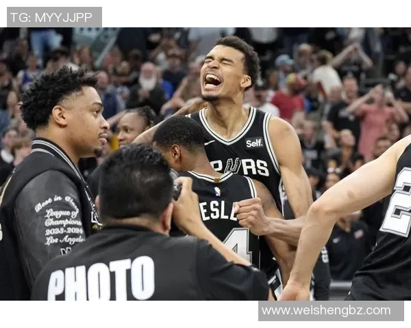 20170423马刺与灰熊激战正酣NBA季后赛精彩瞬间回顾与分析