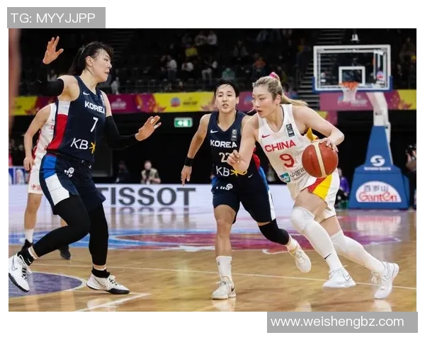 女篮对决朝鲜哇哈体育激烈碰撞展现篮球魅力与团队精神