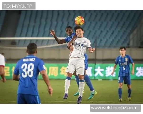 江苏苏宁足球迎战申花激战即将上演球迷期待精彩对决 江苏苏宁足球迎战申花激战即将上演球迷期待精彩对决